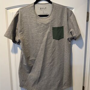 Men's Gray T-Shirt with Green Pocket